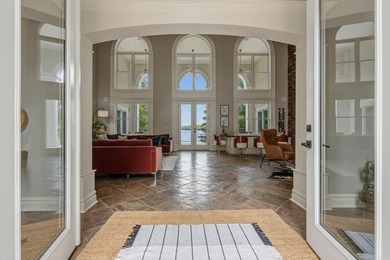 Lake Hamilton Estate - 6 1/2 Acres & 250' Frontage. This luxury - photo 8