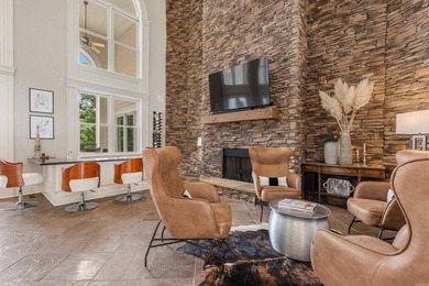 Lake Hamilton Estate - 6 1/2 Acres & 250' Frontage. This luxury - photo 10