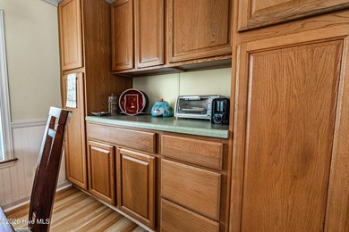 Move-in ready coastal property with privacy that's hard to find - photo 25