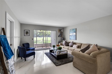 Beautiful! Completely remodeled 2 bed/2 bath first floor condo - photo 5