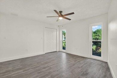 **Stunning fully renovated 3-bedroom, 2-bathroom pool home with - photo 25