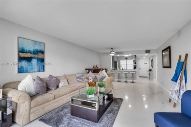 Beautiful! Completely remodeled 2 bed/2 bath first floor condo - photo 6