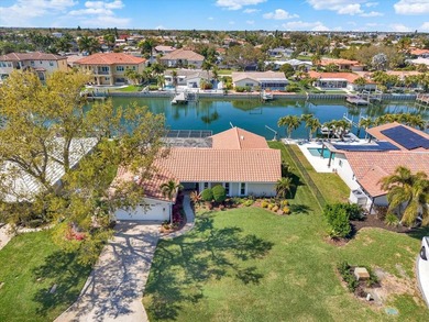 **Stunning fully renovated 3-bedroom, 2-bathroom pool home with - photo 44