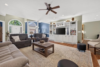 Absolute perfection. Enter into the oasis of this perfect home - photo 9