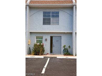 A beautifully maintained townhouse located in one of Cape - photo 1