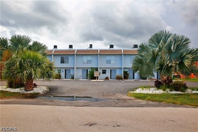 A beautifully maintained townhouse located in one of Cape - photo 3
