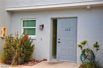 A beautifully maintained townhouse located in one of Cape - photo 4