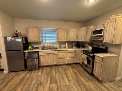 ATTENTION INVESTORS!! Excellent location center of commercial - photo 4
