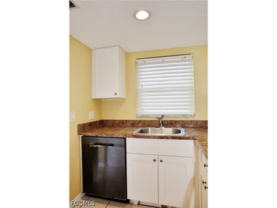 A beautifully maintained townhouse located in one of Cape - photo 7