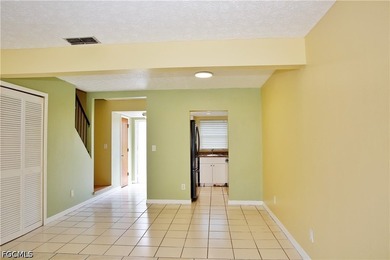 A beautifully maintained townhouse located in one of Cape - photo 10