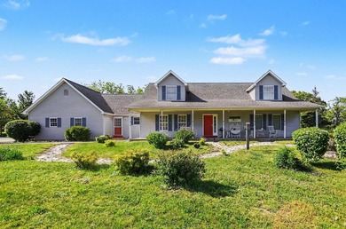 Experience the perfect blend of country charm and natural beauty - photo 1