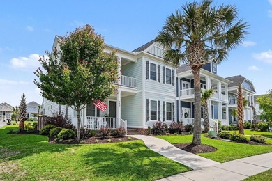 Welcome to luxury living in Waterway Palms Plantation, one of - photo 16