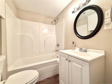 Welcome to this beautifully updated 4 bedroom, 3 bath - photo 8