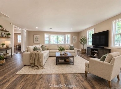 Welcome to this beautifully updated 4 bedroom, 3 bath - photo 9