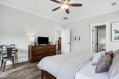 Welcome to luxury living in Waterway Palms Plantation, one of - photo 24