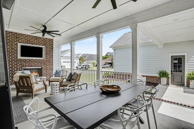 Welcome to luxury living in Waterway Palms Plantation, one of - photo 34