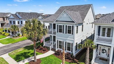 Welcome to luxury living in Waterway Palms Plantation, one of - photo 41