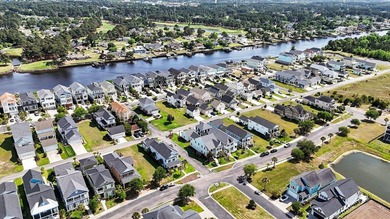 Welcome to luxury living in Waterway Palms Plantation, one of - photo 44