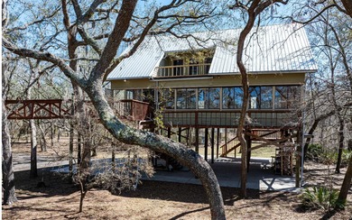 (private lake, pond, creek) Home For Sale in White Springs Florida