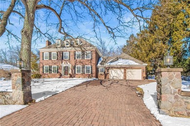 Lake Minnetonka Home Sale Pending in Minnetrista Minnesota