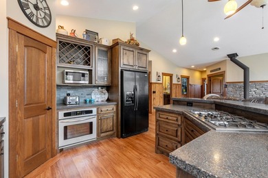Custom built south facing energy efficient, single level 1,836 - photo 12