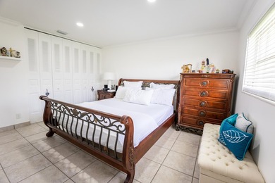Charming and move-in ready 2-bedroom, 2-bath villa located in - photo 15