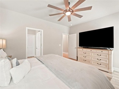 Sophistication meets the relaxed charm of lake living. This - photo 19