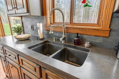 Custom built south facing energy efficient, single level 1,836 - photo 19