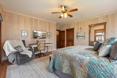 Custom built south facing energy efficient, single level 1,836 - photo 22