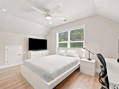 Sophistication meets the relaxed charm of lake living. This - photo 28