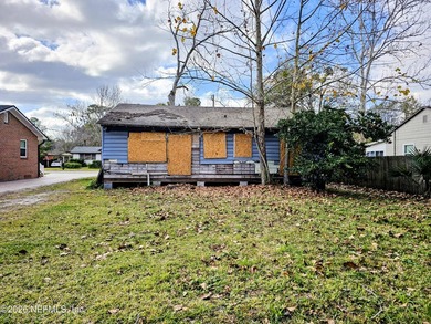 Investment opportunity! Sold AS-IS. Cash only. Seller will make - photo 6
