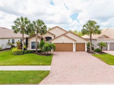 Heritage Landing Turnkey Pool Home with GOLF MEMBERSHIP! Tucked - photo 1