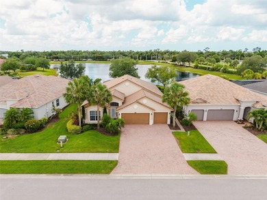 Heritage Landing Turnkey Pool Home with GOLF MEMBERSHIP! Tucked - photo 2