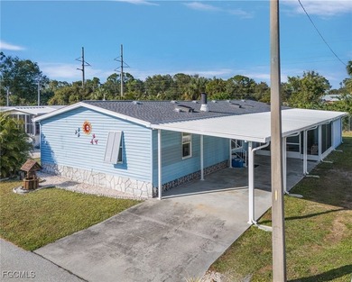Welcome to this immaculate, move-in ready home. Featuring a - photo 2