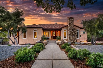 Welcome to an exceptional Napa Valley retreat, ideally situated - photo 1