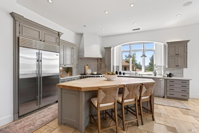 Welcome to an exceptional Napa Valley retreat, ideally situated - photo 4