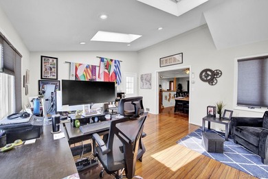 Welcome to this beautifully maintained home nestled in the heart - photo 4
