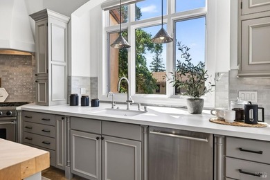 Welcome to an exceptional Napa Valley retreat, ideally situated - photo 8