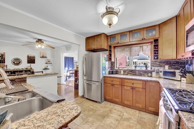 Welcome to this beautifully maintained home nestled in the heart - photo 10