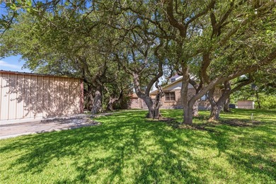 Highly desirable lakefront home on Mintons Draw at Lake - photo 10