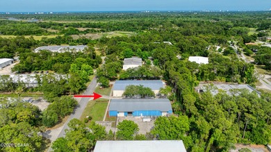 This offering consists of two adjacent warehouse buildings, each - photo 6