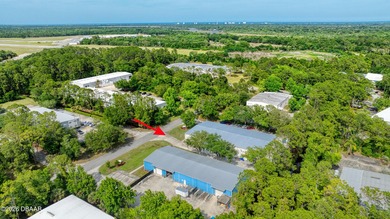 This offering consists of two adjacent warehouse buildings, each - photo 10