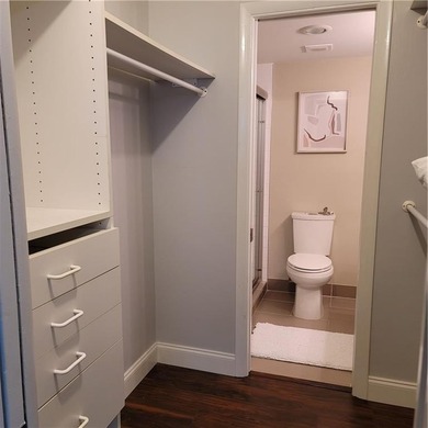 Nice condo priced to sell,below comps. Beautifully remodeled - photo 9