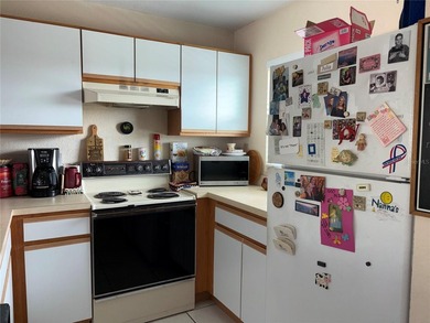 INVESTOR ALERT!! Check out this 2 bedroom, 2 bath END UNIT condo - photo 3