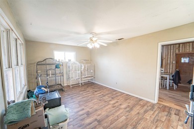 Waterfront Lake Home Move-In Ready! Enjoy the rare opportunity - photo 4