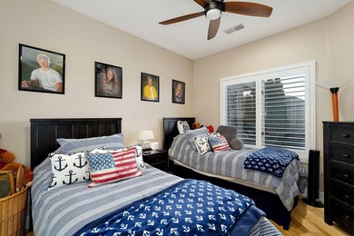 Highly sought-after end-unit in Emerald Pointe Villas with - photo 26