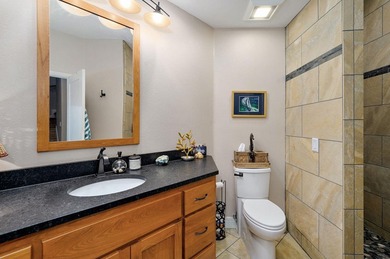 Highly sought-after end-unit in Emerald Pointe Villas with - photo 29