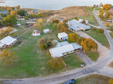Waterfront Lake Home Move-In Ready! Enjoy the rare opportunity - photo 9