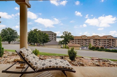 Highly sought-after end-unit in Emerald Pointe Villas with - photo 35