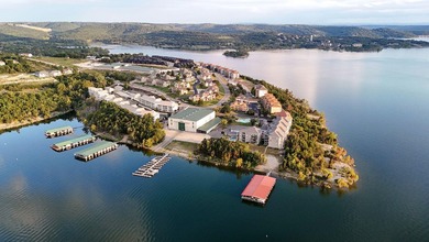 Highly sought-after end-unit in Emerald Pointe Villas with - photo 43